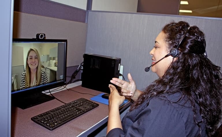 How technology can help provide effective care to the Deaf and Hard of Hearing Community